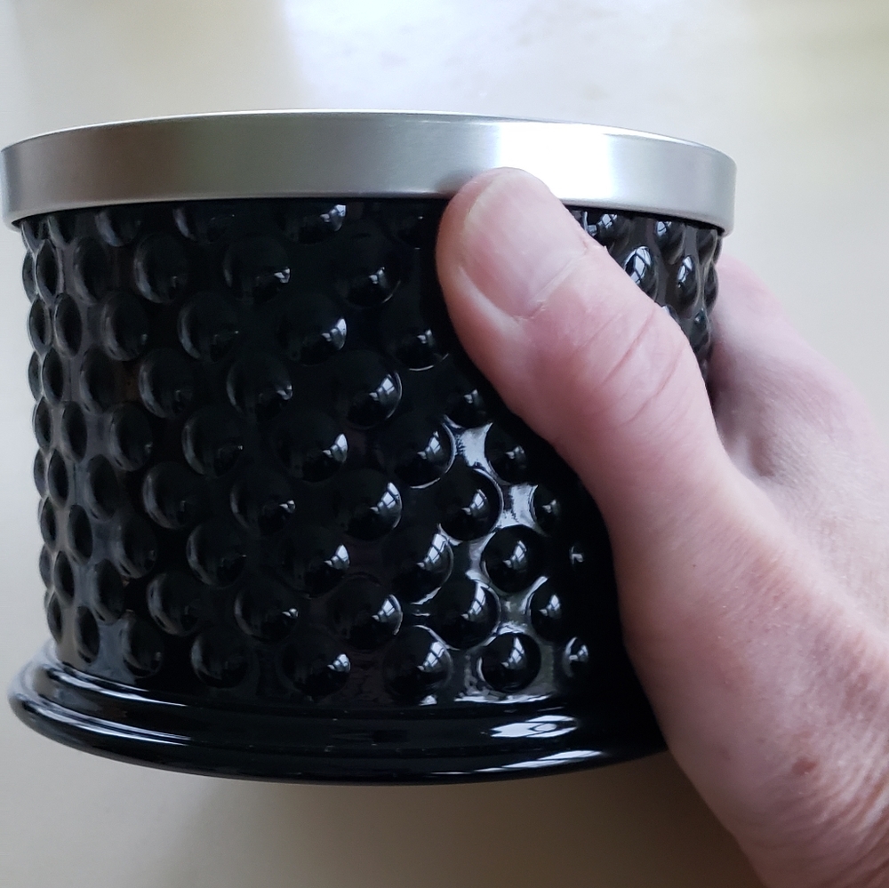 Home Worx candle Black Tie scent